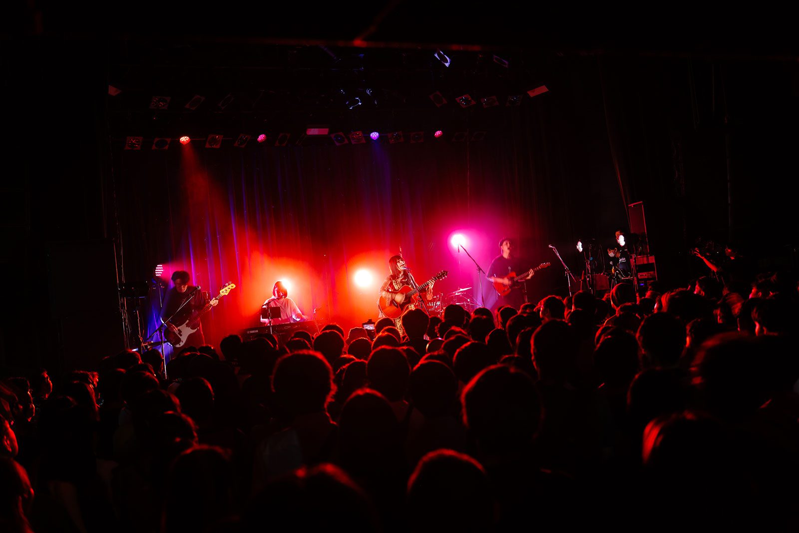 音楽の旅をテーマに朗読と歌唱で1つのストーリーを紡ぎ出す――東名阪ツアー＜Myuk Live Tour 2025 Message from “Marie”＞ファイナル公演の様子をレポート - 画像一覧（3/8）