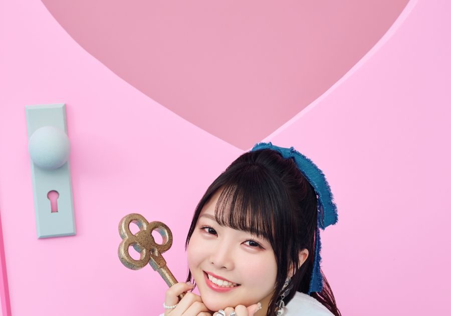 麻倉もも、15thシングル「めいきゅーらぶみー」アーティストフォト