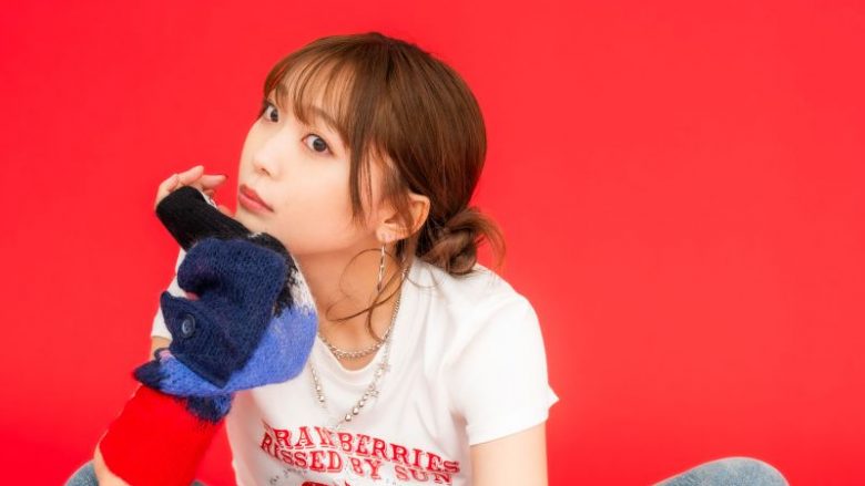 斉藤朱夏、ベストアルバム『Rabbit Girl』のジャケット写真公開＆新曲としてサイダーガール知の提供曲「あしあと」収録！