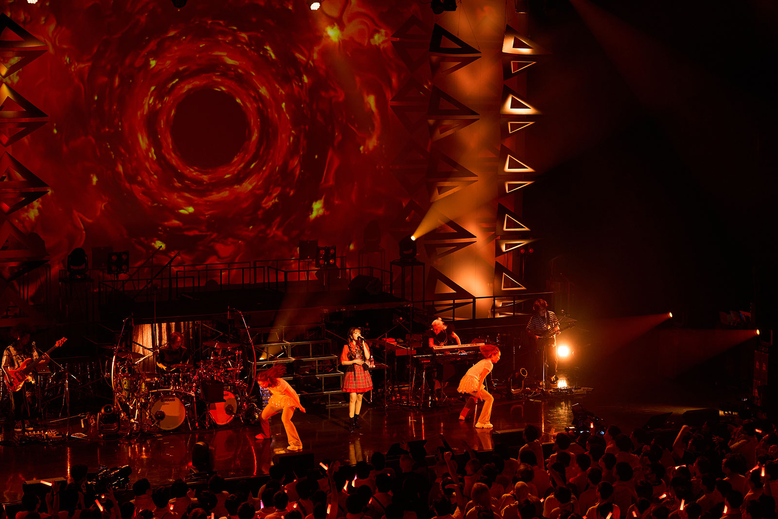 10年間の歩みを凝縮した、色鮮やかな「ベストライブ」に！“大橋彩香10th Anniversary Live「彩-irodori-」”東京公演レポート - 画像一覧（11/11）