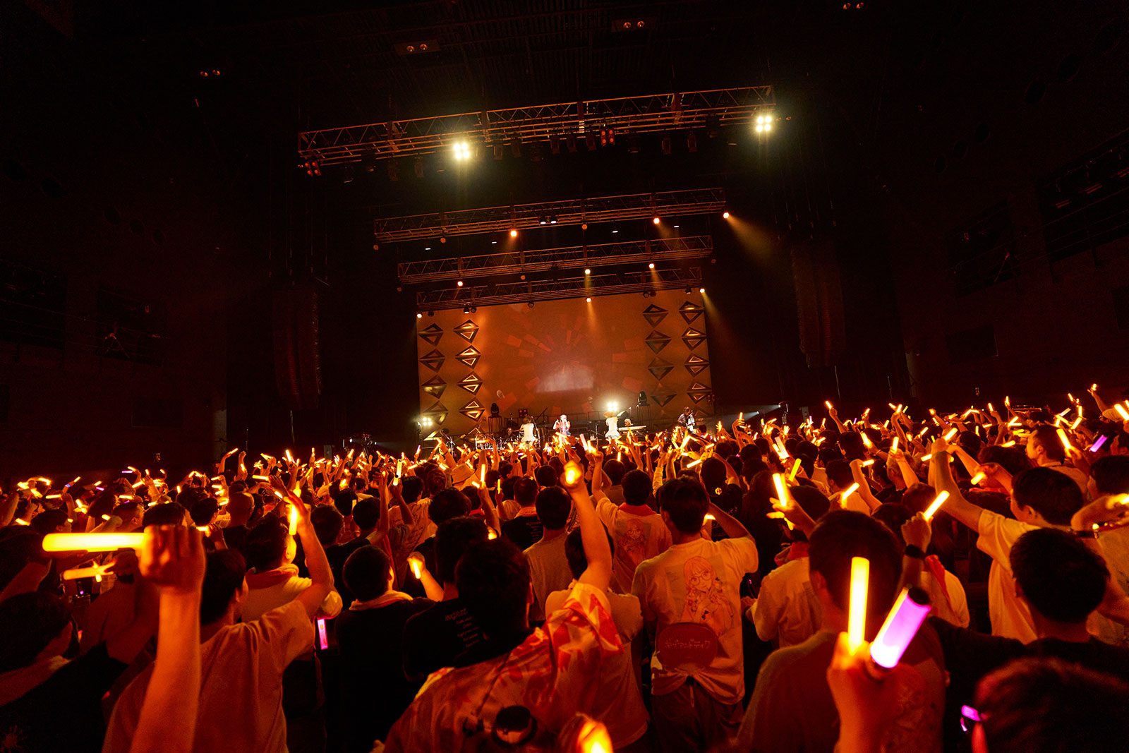 10年間の歩みを凝縮した、色鮮やかな「ベストライブ」に！“大橋彩香10th Anniversary Live「彩-irodori-」”東京公演レポート - 画像一覧（3/11）