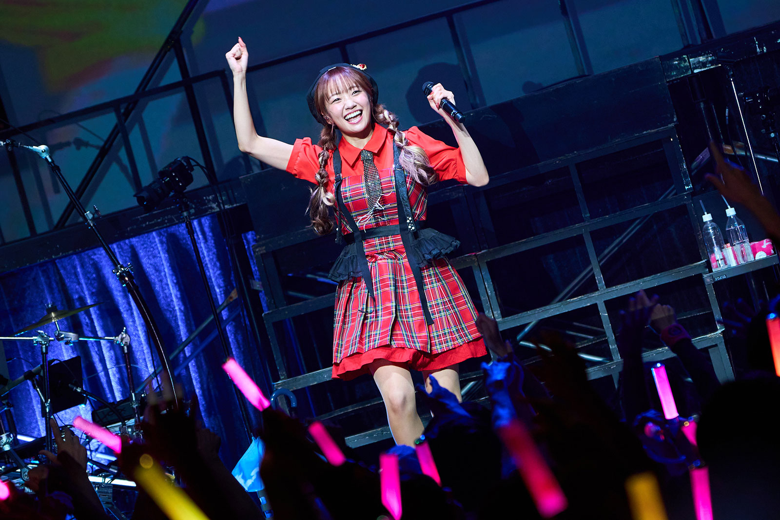 10年間の歩みを凝縮した、色鮮やかな「ベストライブ」に！“大橋彩香10th Anniversary Live「彩-irodori-」”東京公演レポート - 画像一覧（2/11）