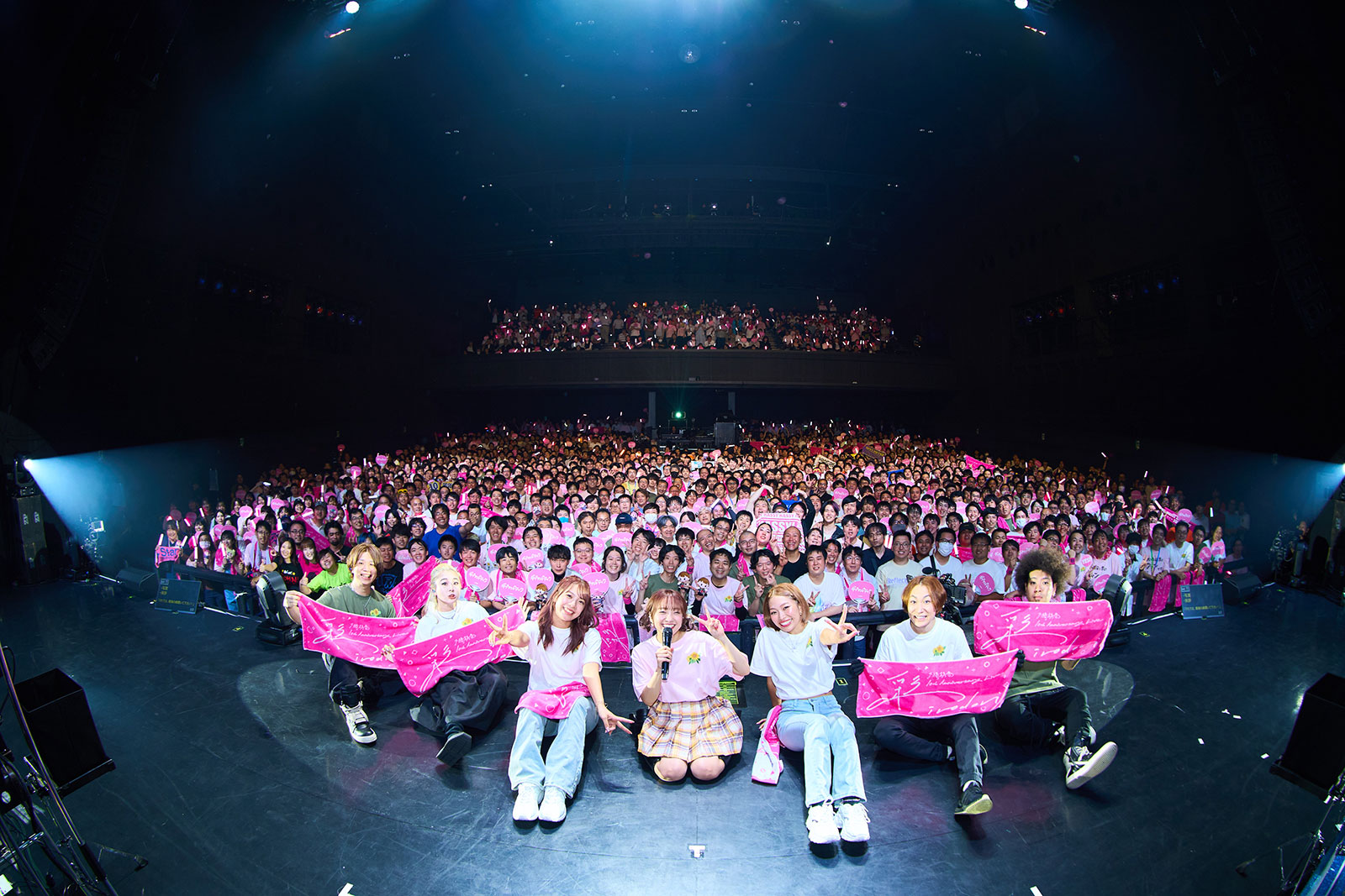 10年間の歩みを凝縮した、色鮮やかな「ベストライブ」に！“大橋彩香10th Anniversary Live「彩-irodori-」”東京公演レポート - 画像一覧（1/11）