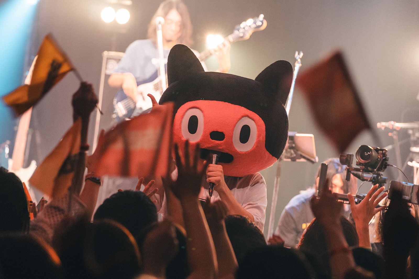 ぼっちぼろまる、主催ライブ“ぼろぼろ金メダル”完遂！弾き語り＆バンドの2編成で大いに楽しませたファイナル公演レポート - 画像一覧（4/9）