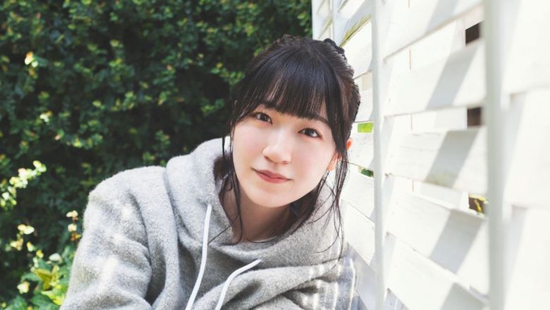 前島亜美、2nd Single「不器用に 君のとなり」のビジュアルが公開！