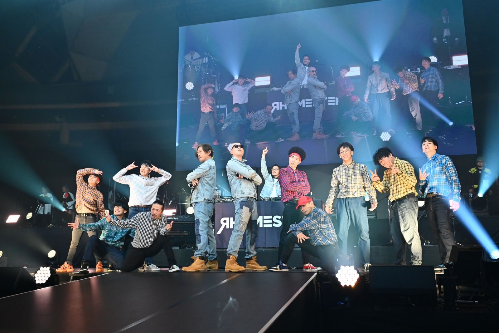 REAL AKIBA BOYZ、東京体育館でワンマンライブ37曲3時間以上踊り尽くす！ゲストにfhána・喜矢武豊・ライムスターを迎えた「ぼくらのマスターピース」速報レポート - 画像一覧（1/6）
