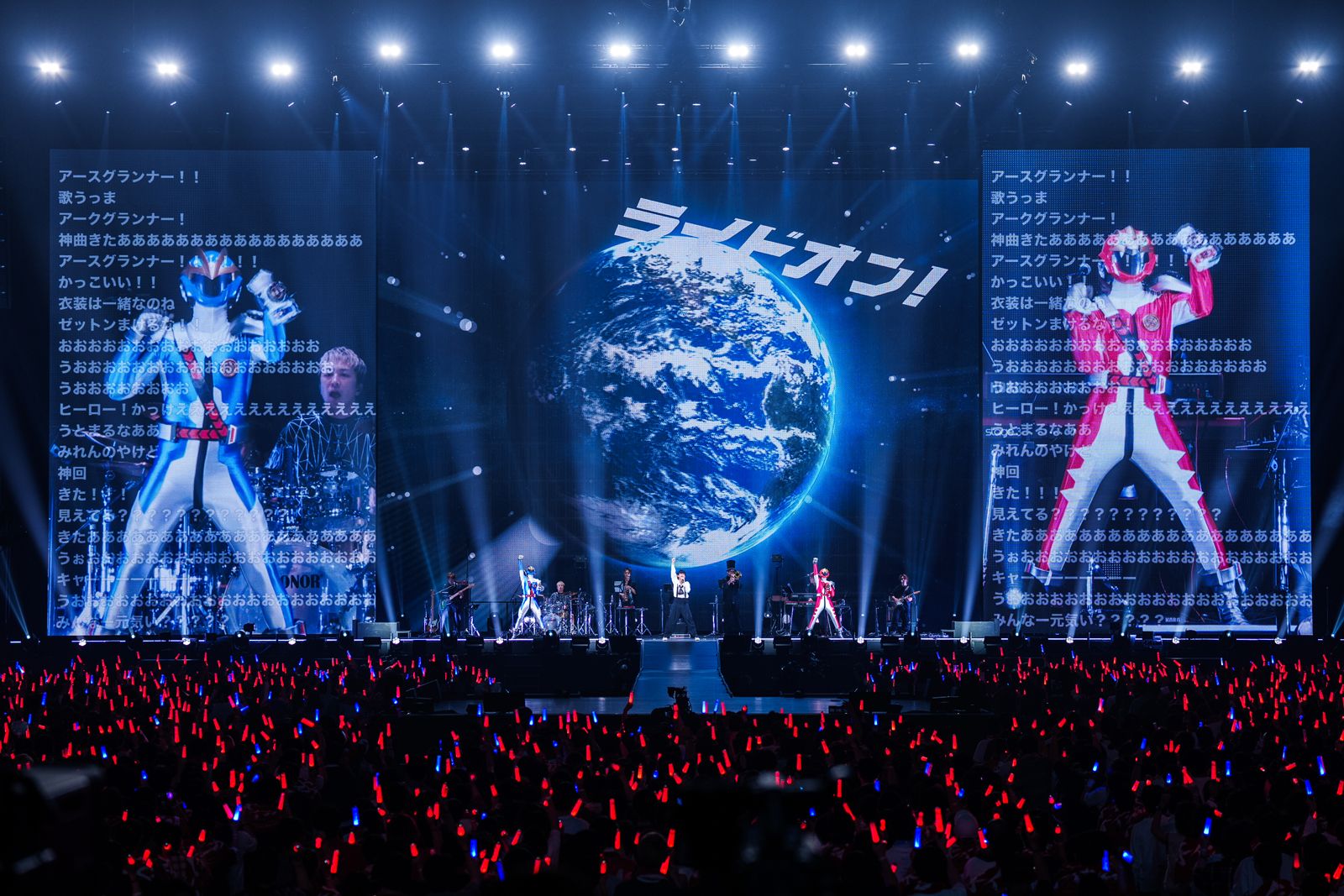 多彩なゲストを迎え、ヒット曲たっぷりの大盤振る舞い！ 2日間でガラリと違うセットリストと豪華な演出で、自身の“アニソン人生”をファンと辿り、未来に繋げた“オーイシSSA 〜オーイシマサヨシ ワンマンライブ at さいたまスーパーアリーナ〜”をレポート！ - 画像一覧（12/24）