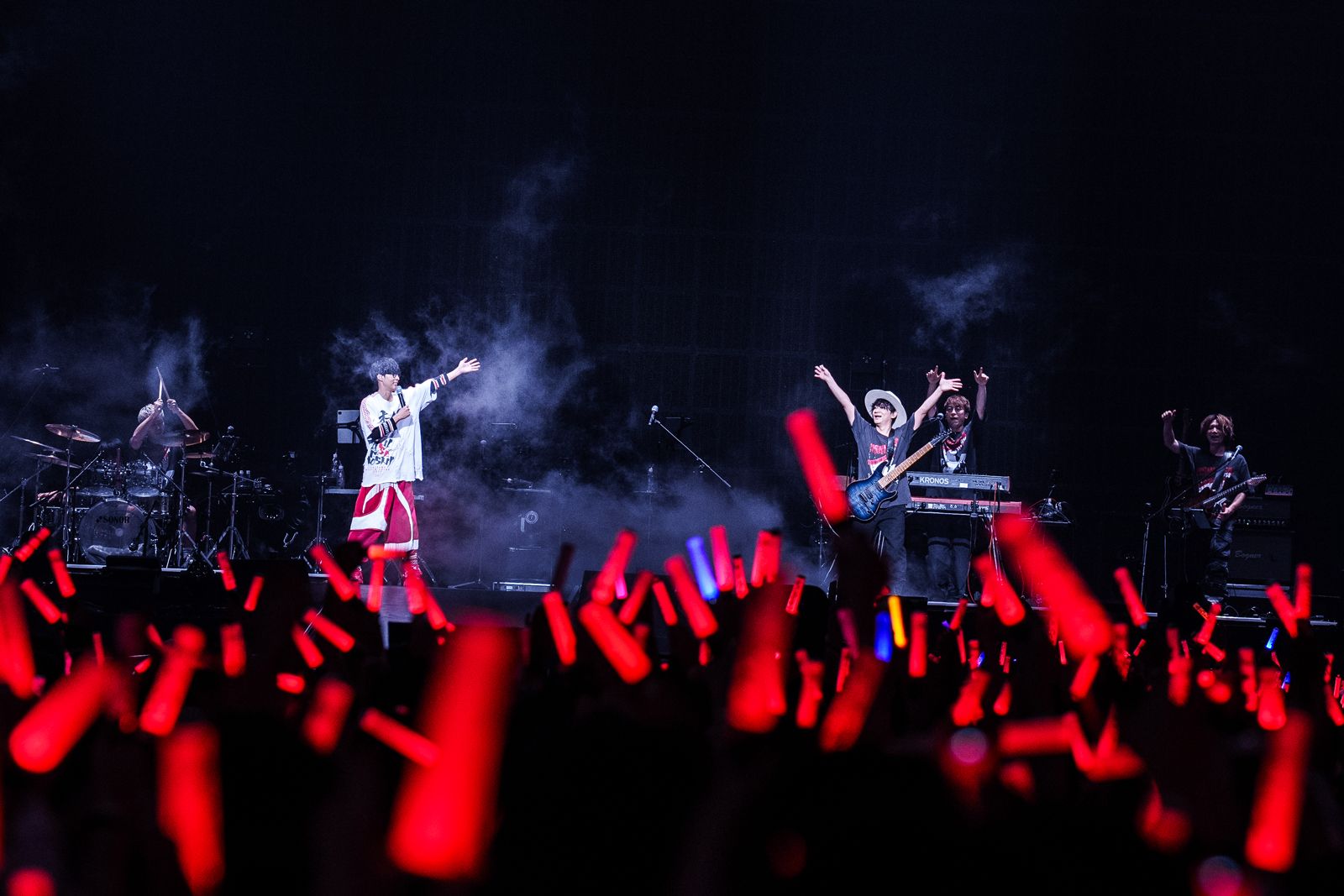 多彩なゲストを迎え、ヒット曲たっぷりの大盤振る舞い！ 2日間でガラリと違うセットリストと豪華な演出で、自身の“アニソン人生”をファンと辿り、未来に繋げた“オーイシSSA 〜オーイシマサヨシ ワンマンライブ at さいたまスーパーアリーナ〜”をレポート！ - 画像一覧（4/24）