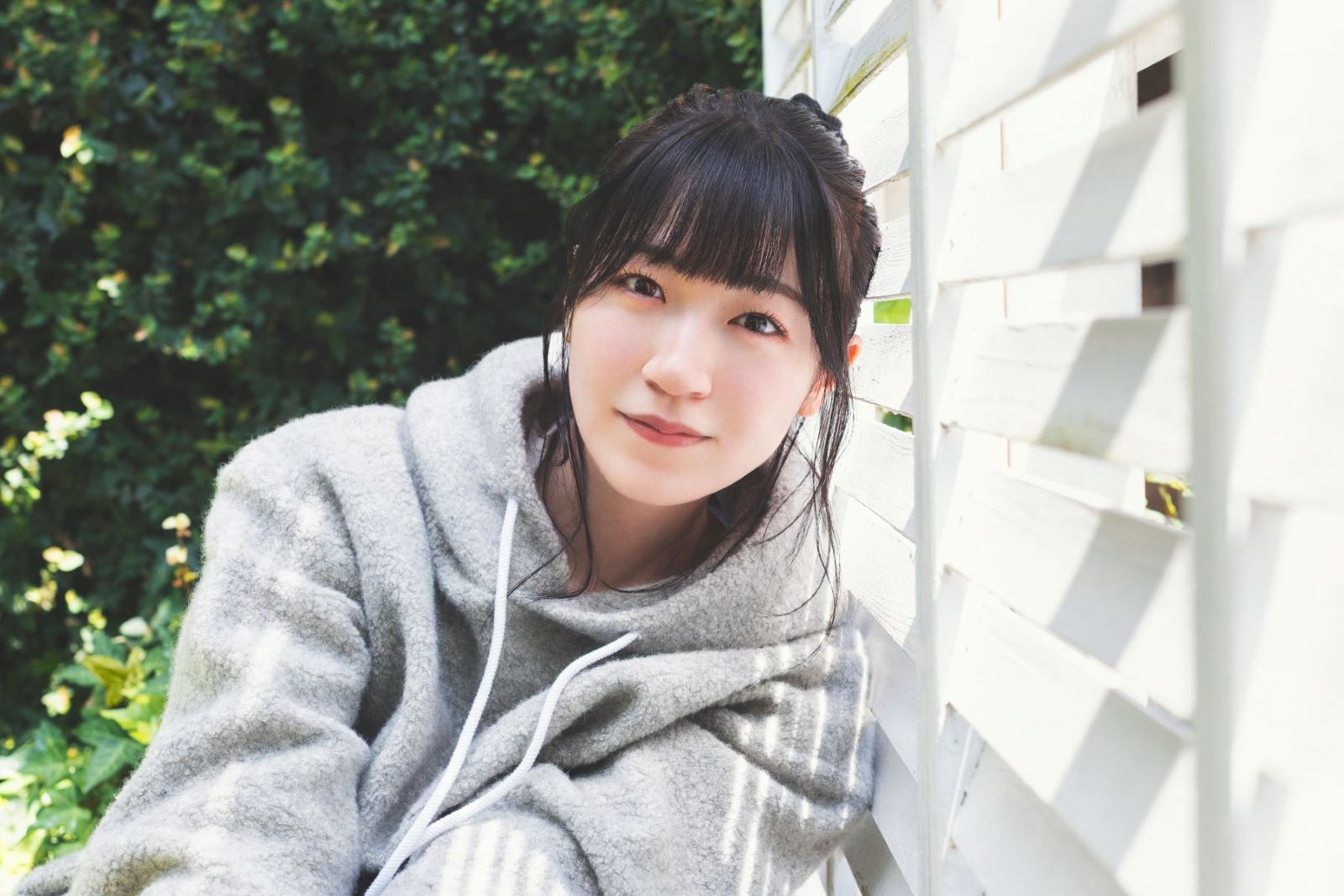 自身も堀田美緒役で出演するTVアニメ『不器用な先輩。』のEDテーマ「不器用に 君のとなり」をリリースする前島亜美。アーティストデビュー１周年を迎える彼女に、シングルへの思いと直前に迫った2ndライブへの意気込みを聞く！ - 画像一覧（3/3）