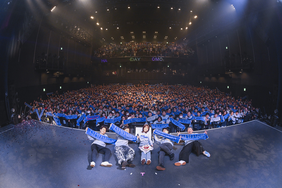 楠木ともりがバースデーライブ＆2ndアルバムに込めた親愛と信頼――「TOMORI KUSUNOKI BIRTHDAY LIVE 2025 “LAPIDARIES”」レポート - 画像一覧（2/12）