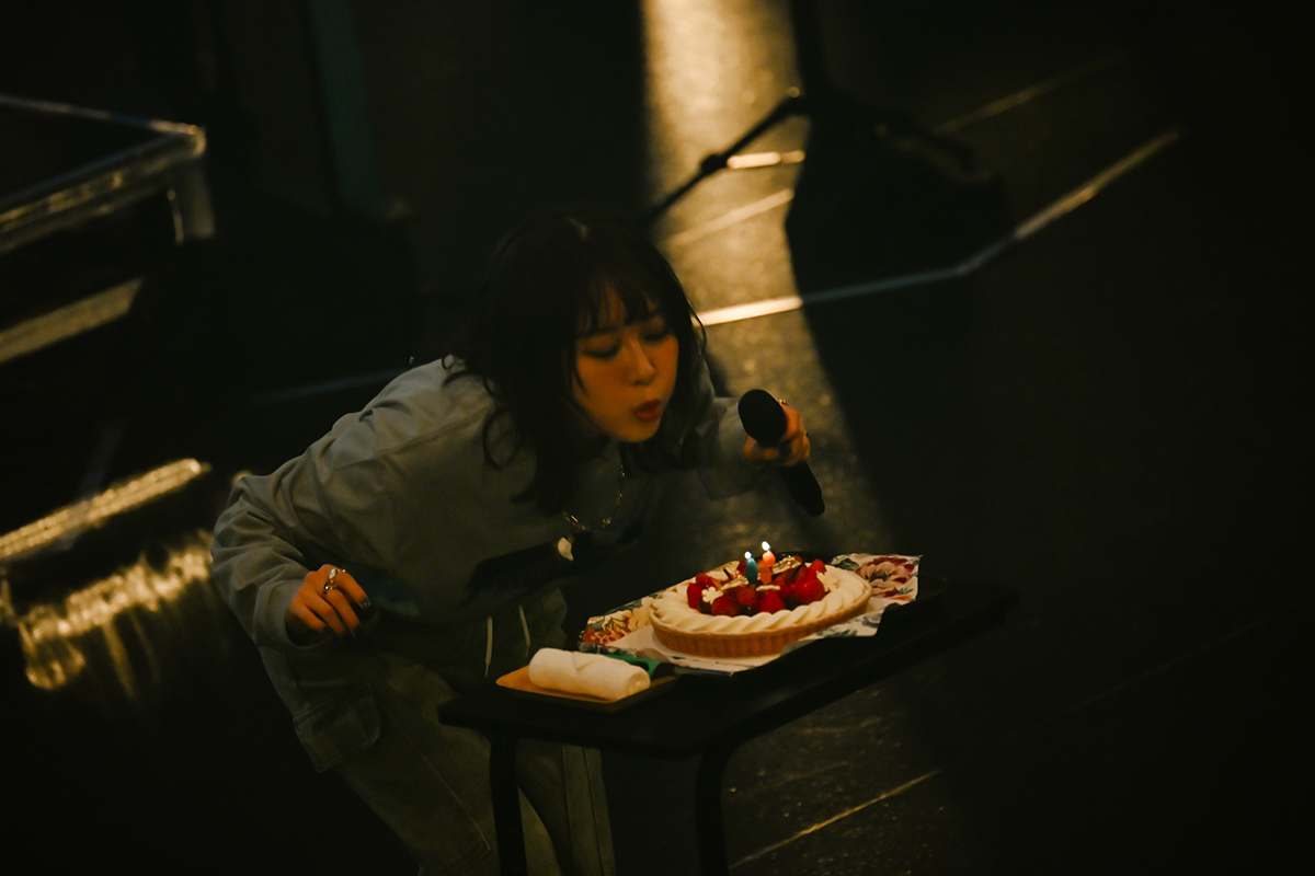 楠木ともりがバースデーライブ＆2ndアルバムに込めた親愛と信頼――「TOMORI KUSUNOKI BIRTHDAY LIVE 2025 “LAPIDARIES”」レポート - 画像一覧（11/12）