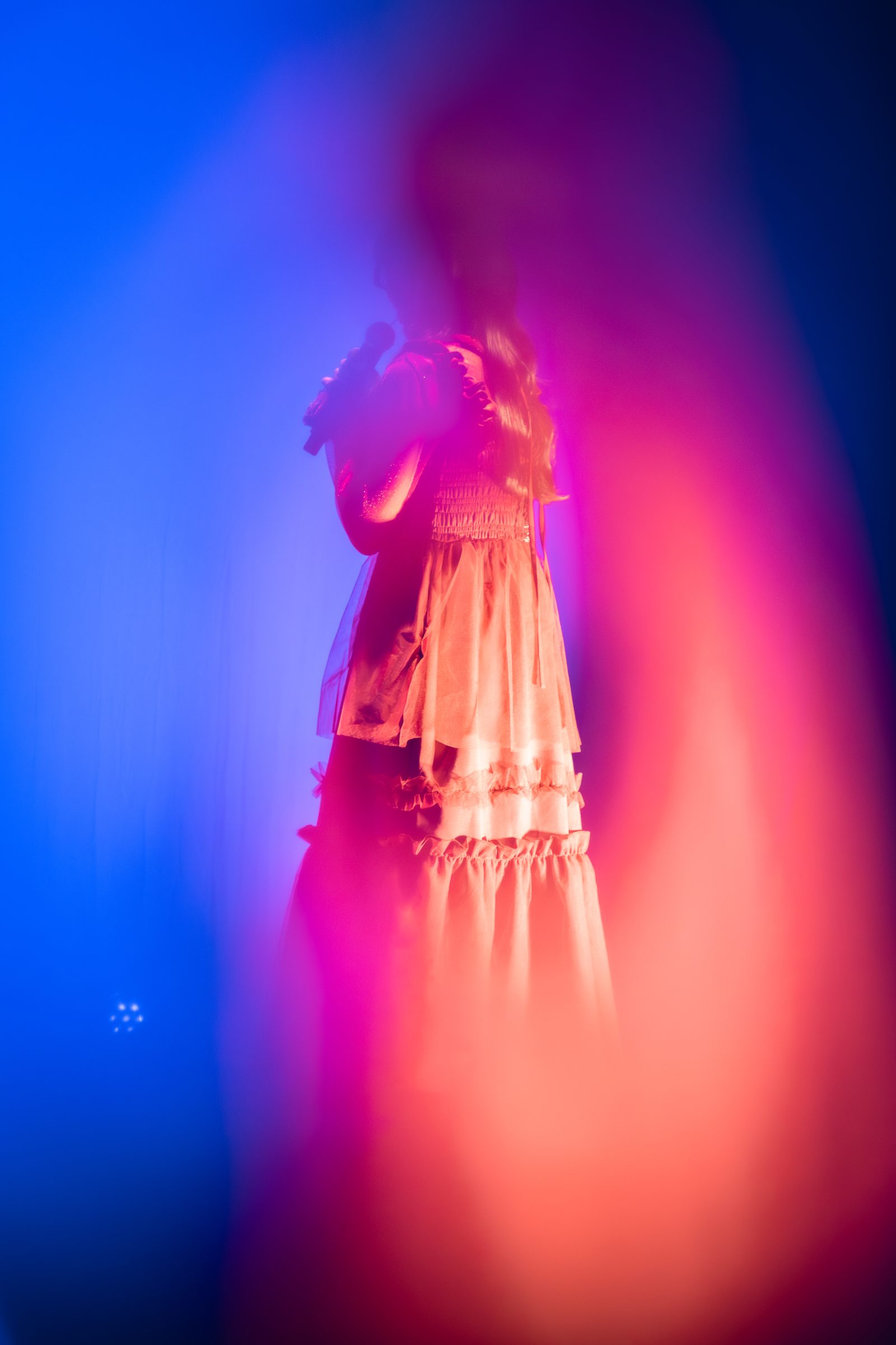 なるみや、盟友・ロスと共に作り上げた聖夜の温かなひと時――ライブイベント“なるみやと秘密のティーパーティー”夜公演レポート - 画像一覧（5/11）