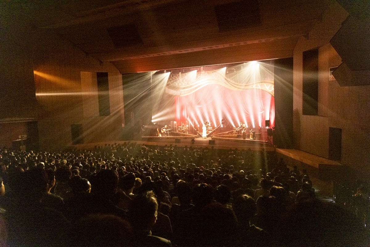 ReoNaが辿り着いた“痛くて愛おしい場所”――ライブツアー「ReoNa ONE-MAN Concert Tour 2025 “HEART”」初日公演レポート - 画像一覧（3/12）