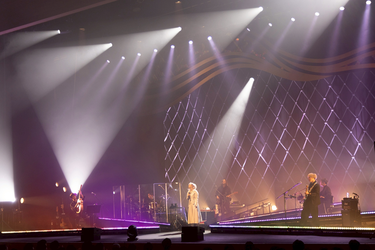 ReoNaが辿り着いた“痛くて愛おしい場所”――ライブツアー「ReoNa ONE-MAN Concert Tour 2025 “HEART”」初日公演レポート - 画像一覧（9/12）