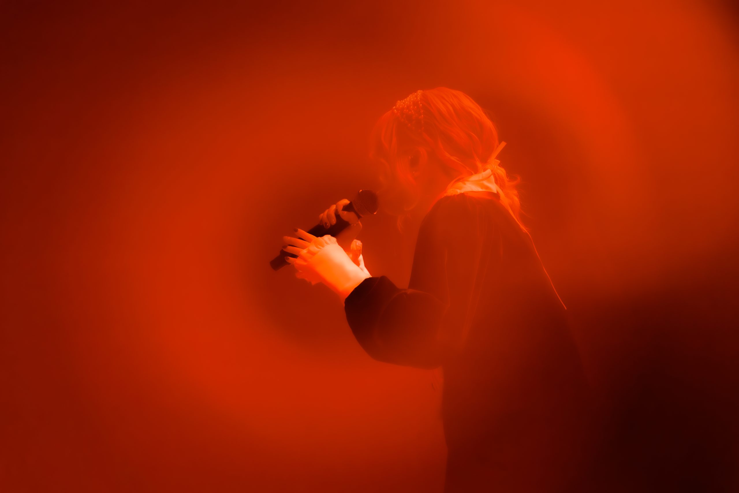 なるみや、盟友・ロスと共に作り上げた聖夜の温かなひと時――ライブイベント“なるみやと秘密のティーパーティー”夜公演レポート - 画像一覧（9/11）