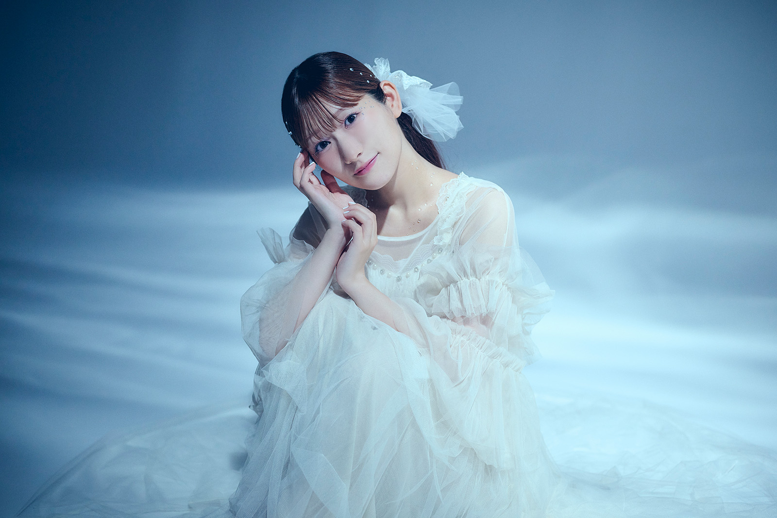 聴く人の日常に、その時々の心に寄り添う、色とりどりの小さなきらめき――岡咲美保『MY GLEAM』リリースインタビュー