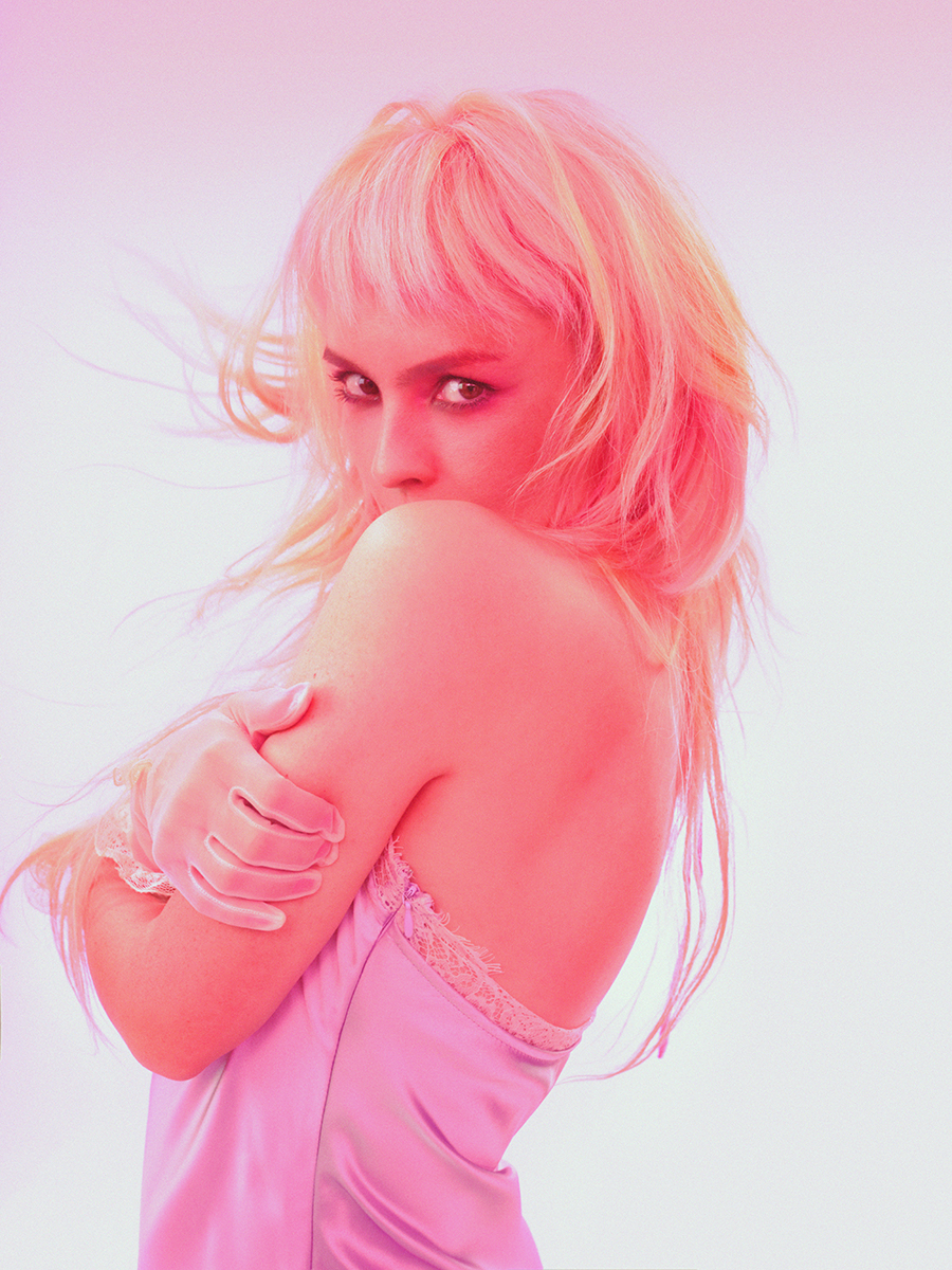 OLIVIA、アニメ『NANA』の名曲「Wish」セルフカバーで14年ぶりに音楽活動再開！今新たな音楽を届けたい理由、作品とレイラへの想いを語る - 画像一覧（4/4）