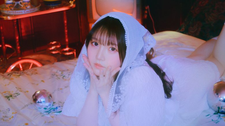 麻倉もも、ソロアーティストデビュー10周年タイミングの「crumb」で見せる新たな“かわいい”を深堀り！