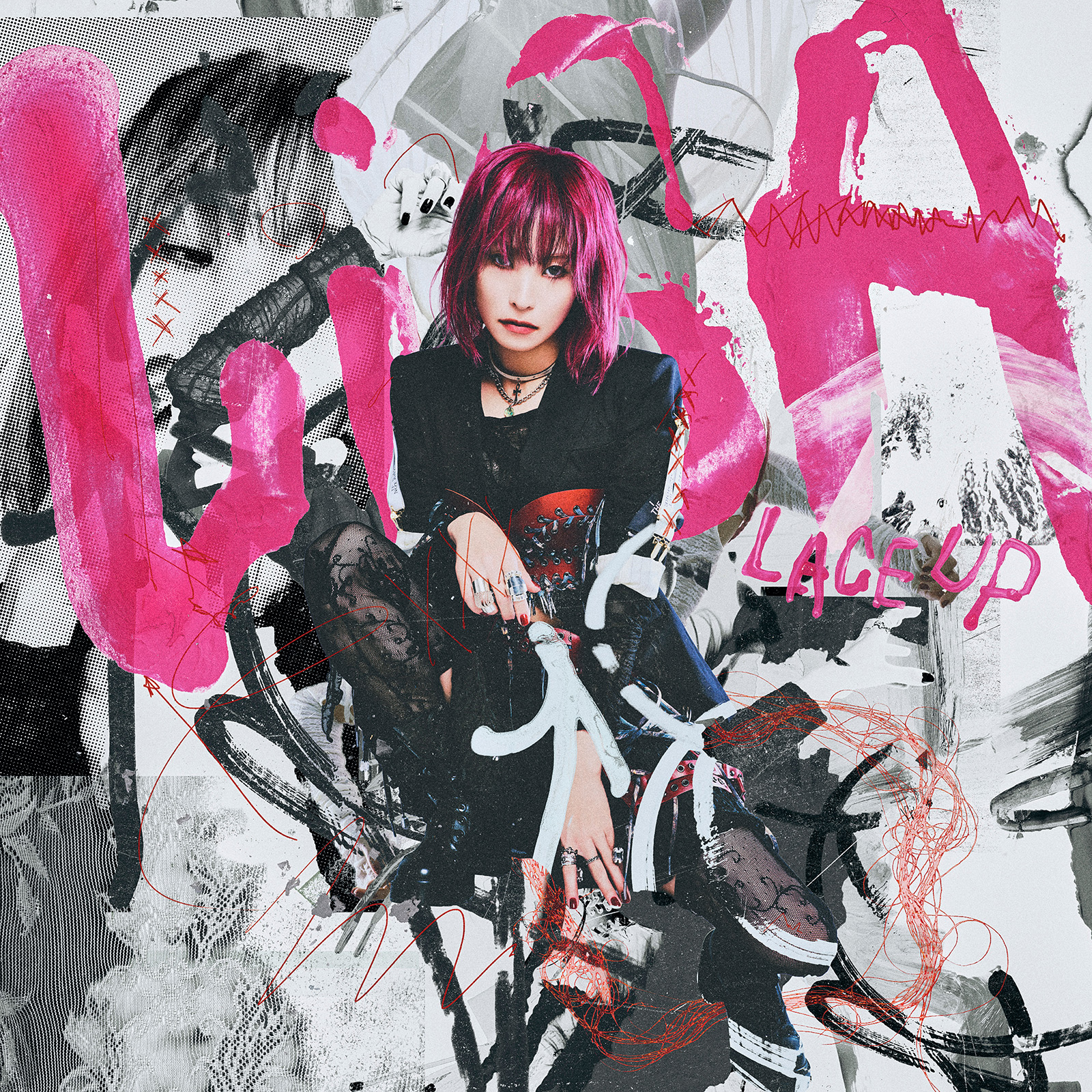 15周年という大きな節目を迎えたLiSAから待望のニューアルバム『LACE UP』が届けられた。ブーツの紐を結ぶように、15年という時間と‟これから“を“LiSAという紐”で編み上げたような1枚についてたっぷり語ってもらう！ - 画像一覧（4/5）