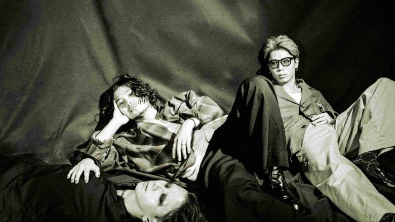 SIX LOUNGE、TVアニメ『最強の王様、二度目の人生は何をする？』シーズン2 OP主題歌「さよならじゃない方がいい」4月29日配信決定！