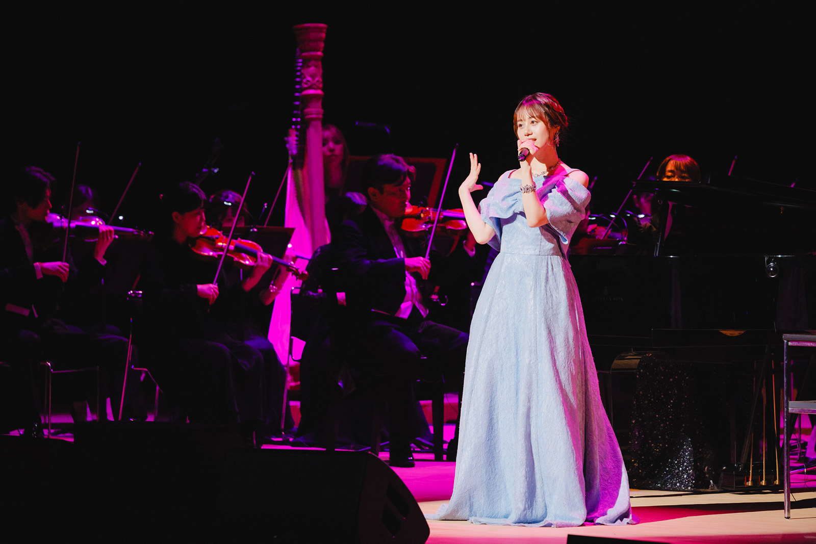 アーティスト活動10周年イヤーを迎えた伊藤美来。その幕開けを飾った、自身初となるオーケストラコンサートの模様をお届け！ - 画像一覧（3/7）