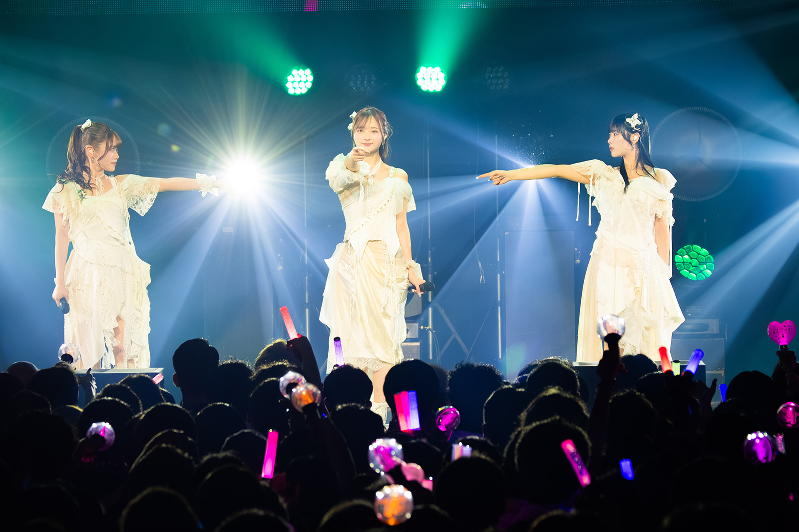 ClariS第3章初となるツアー“ClariS -03- 1st TOUR 2026 ～Trigger Anthem～”で見えた3人の意思表示―― - 画像一覧（8/15）