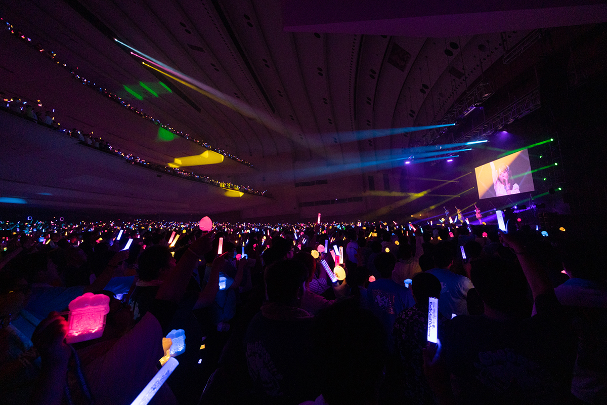 デビュー10周年を迎えたTrySailがファンと共にお祭り騒ぎ！ワンマンライブ『LAWSON presents TrySail 10th Anniversary Live 2026 “Cheers!!!”』レポート！ - 画像一覧（10/15）