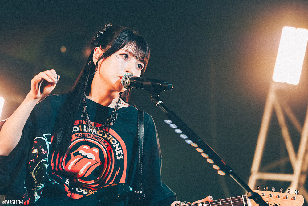 バンドとのシナジーが生み出した“ひなぴよ”のロック！“青木陽菜 LIVE TOUR 2026「衝動ROCK」”東京公演ライブレポート - 画像一覧（3/8）