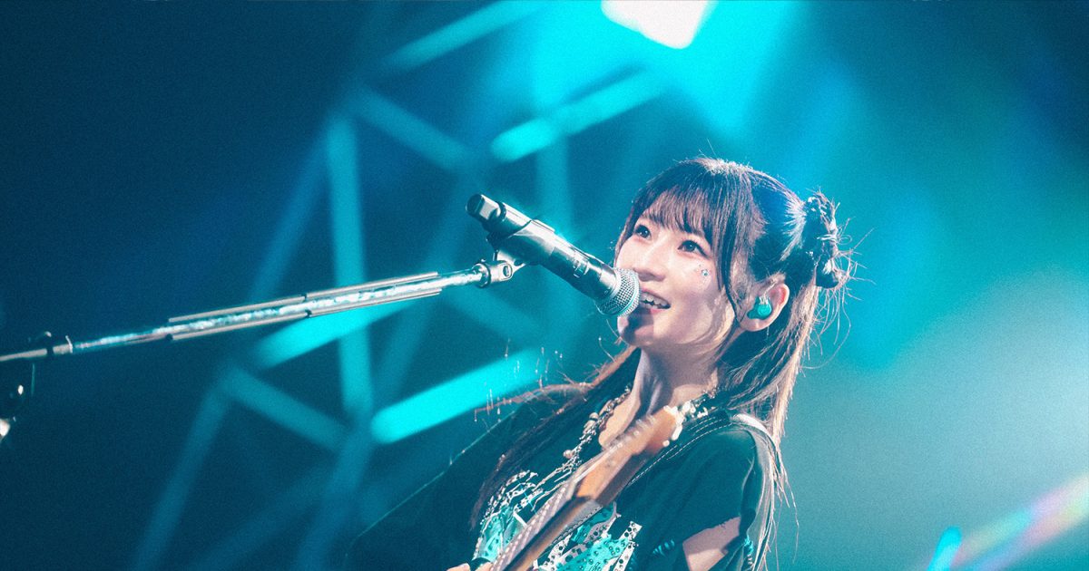 ひなページ リピ 同梱 12点 バンドとのシナジーが生み出した“ひなぴよ”のロック！“青木陽菜 LIVE