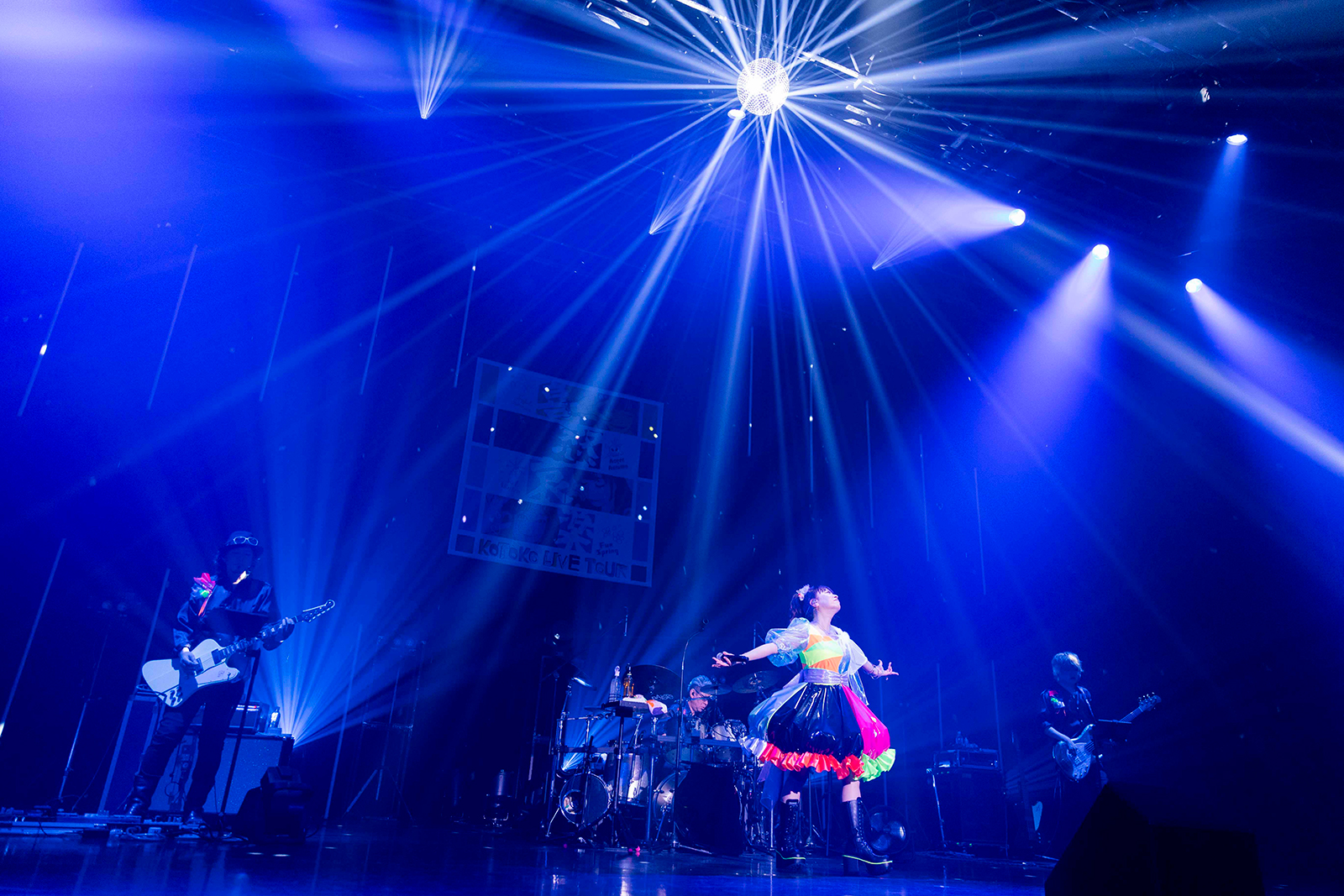 “喜怒哀楽”ツアーの集大成となる“Fun Spring”東京公演2DYASを完走！DAY1＆DAY2公演で見せたKOTOKOの“喜怒哀楽”をレポート！ - 画像一覧（3/21）