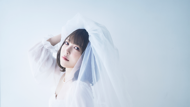黒崎真音、トリビュートアルバム・本人歌唱の未CD化音源・復活ライブを収録した「黒崎真音メモリアルアルバム MEMORIES LAST」が発売決定！