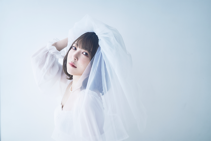 黒崎真音、トリビュートアルバム・本人歌唱の未CD化音源・復活ライブを収録した「黒崎真音メモリアルアルバム MEMORIES LAST」が発売決定！