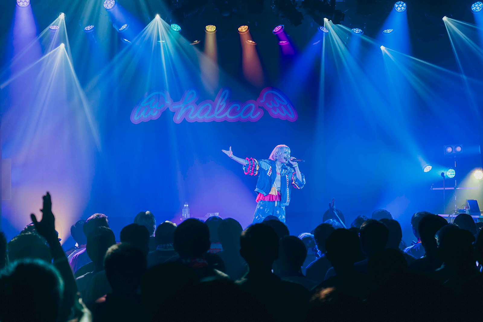 新曲「NEW GAME」も初披露！「halca ON AIR “like a Radio, like a Live”」と銘打ちhalca自身が大好きな“歌”と“トーク”を全力で届ける！ - 画像一覧（4/10）