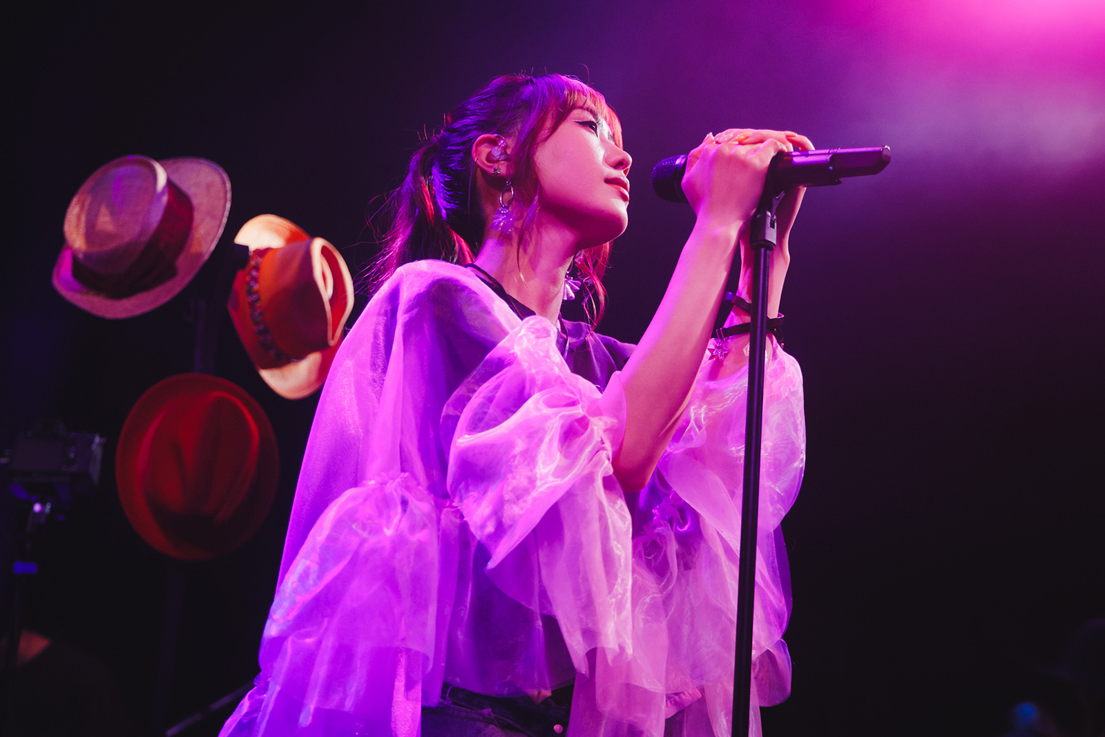 CHiCO with HoneyWorks、初めてワンマンライブを行った大切な場所でファンと共に大切な一夜を祝う！プレミアチケットとなった“LAWSON presents CHiCO with HoneyWorks ANNiVERSARY LiVE 2026 -はじまりの場所で-”の模様をレポート！ - 画像一覧（13/13）