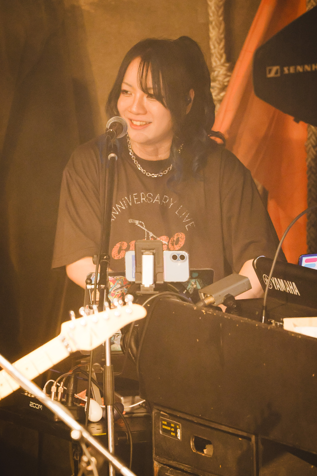 CHiCO with HoneyWorks、初めてワンマンライブを行った大切な場所でファンと共に大切な一夜を祝う！プレミアチケットとなった“LAWSON presents CHiCO with HoneyWorks ANNiVERSARY LiVE 2026 -はじまりの場所で-”の模様をレポート！ - 画像一覧（11/13）