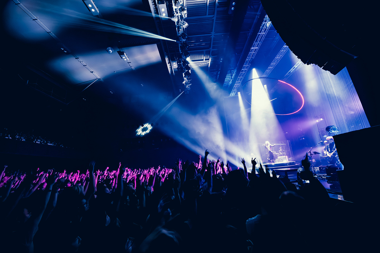 ReoNa、オールスタンディングライブハウスツアー“ReoNa Live Tour 2026 De:TOUR-動脈-”開催！アグレッシブかつドラマチックなステージを見せた東京・Zepp Haneda(TOKYO)公演をレポート！ - 画像一覧（6/11）