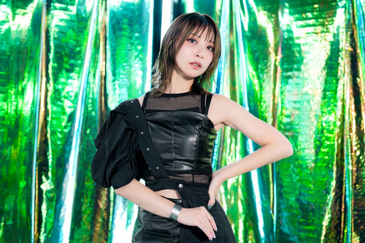 May'n、浅倉大介・井上秋緒の超豪華タッグによる新曲「Fly me to the