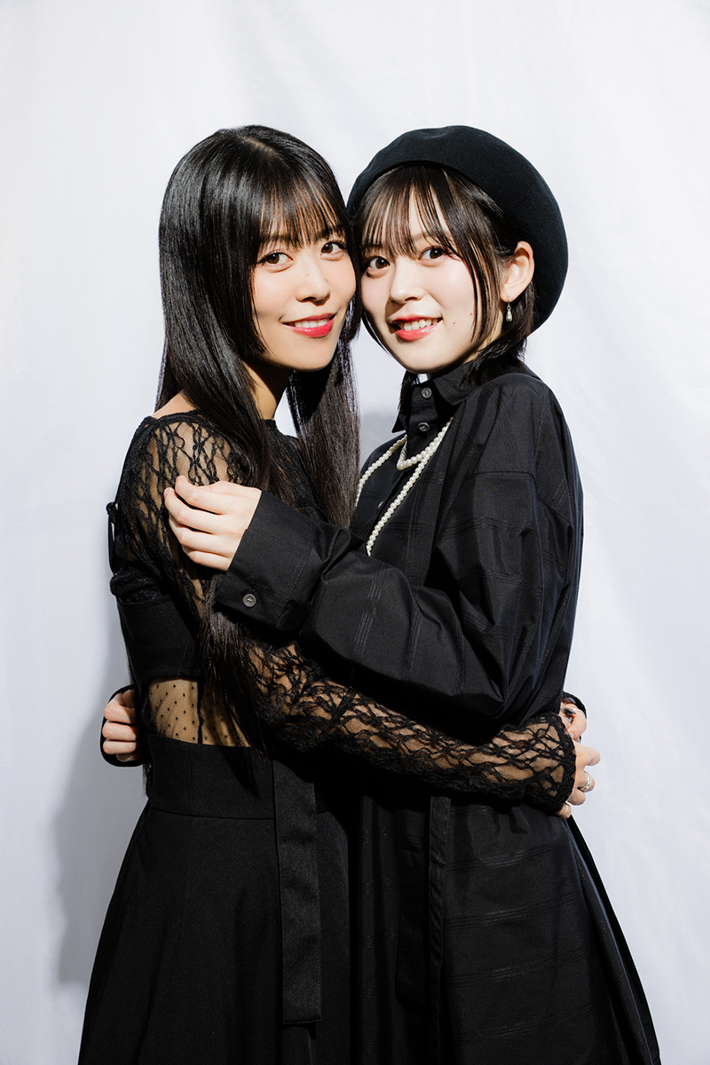 相羽あいな・中島由貴が語る、Roseliaが10周年で到達したリアルバンドとしての高み――初のベスト盤を通して青薔薇たちの進化の軌跡に迫る！ - 画像一覧（14/15）