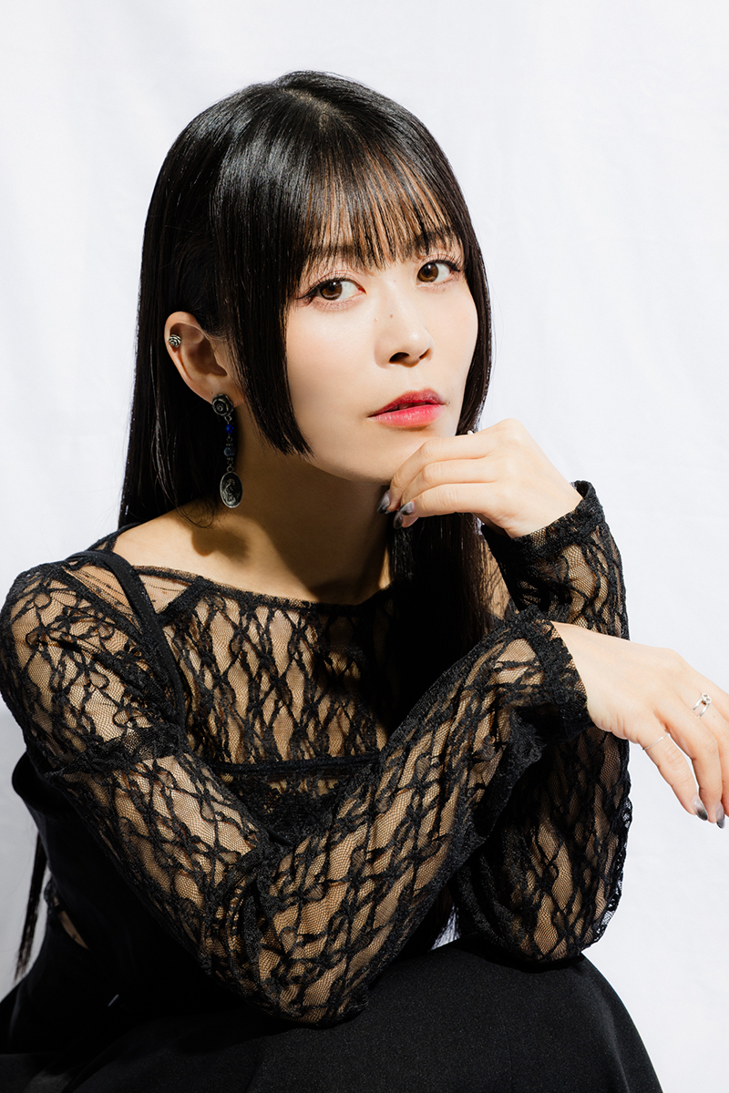 相羽あいな・中島由貴が語る、Roseliaが10周年で到達したリアルバンドとしての高み――初のベスト盤を通して青薔薇たちの進化の軌跡に迫る！ - 画像一覧（12/15）