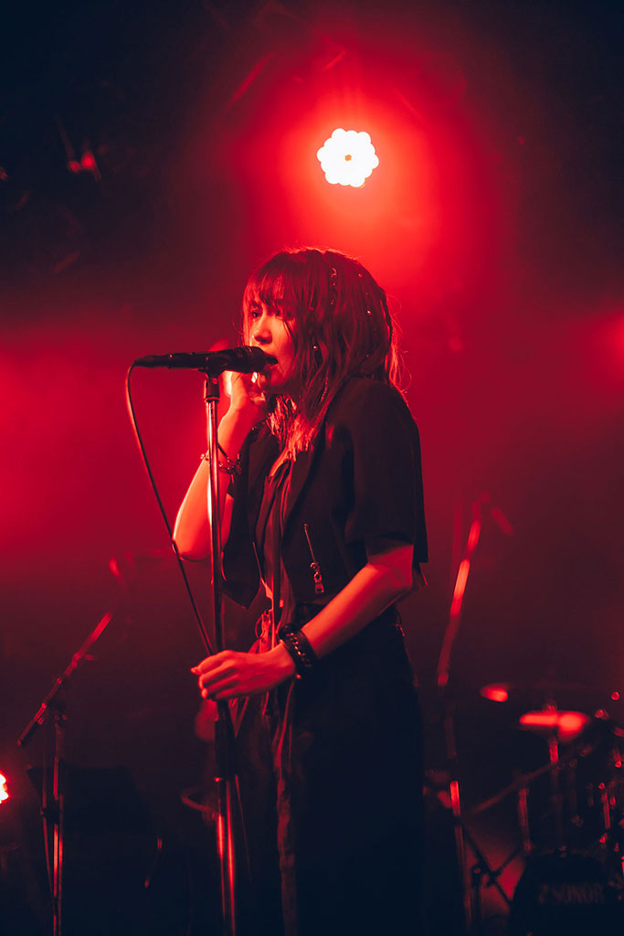 会場いっぱいの「1人1人の大切な“あなた”」へ、歌を通じて想い届けた一夜――“Junna Rock You Tour 2026 ～ハローグッバイ～”東京公演レポート - 画像一覧（1/18）