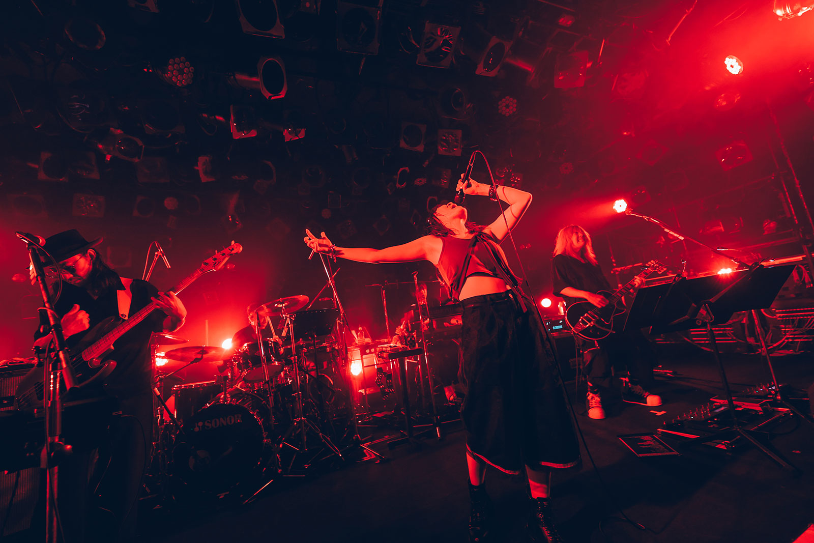 会場いっぱいの「1人1人の大切な“あなた”」へ、歌を通じて想い届けた一夜――“Junna Rock You Tour 2026 ～ハローグッバイ～”東京公演レポート - 画像一覧（14/18）