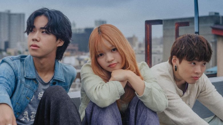 名古屋発の3ピースバンド・至福ぽんちょ、10月6日スタートのテレビアニメ『超巡！超条先輩』EDテーマを担当することが決定！