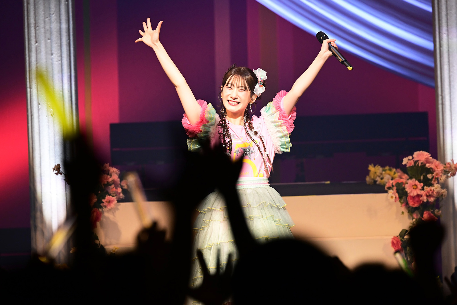 岡咲美保が1日をかけて紡いだ、「これまで」と「これから」の物語――“Miho Okasaki 5th ANNIVERSARY LIVE フローリア”昼夜2公演を徹底レポート！ - 画像一覧（1/8）