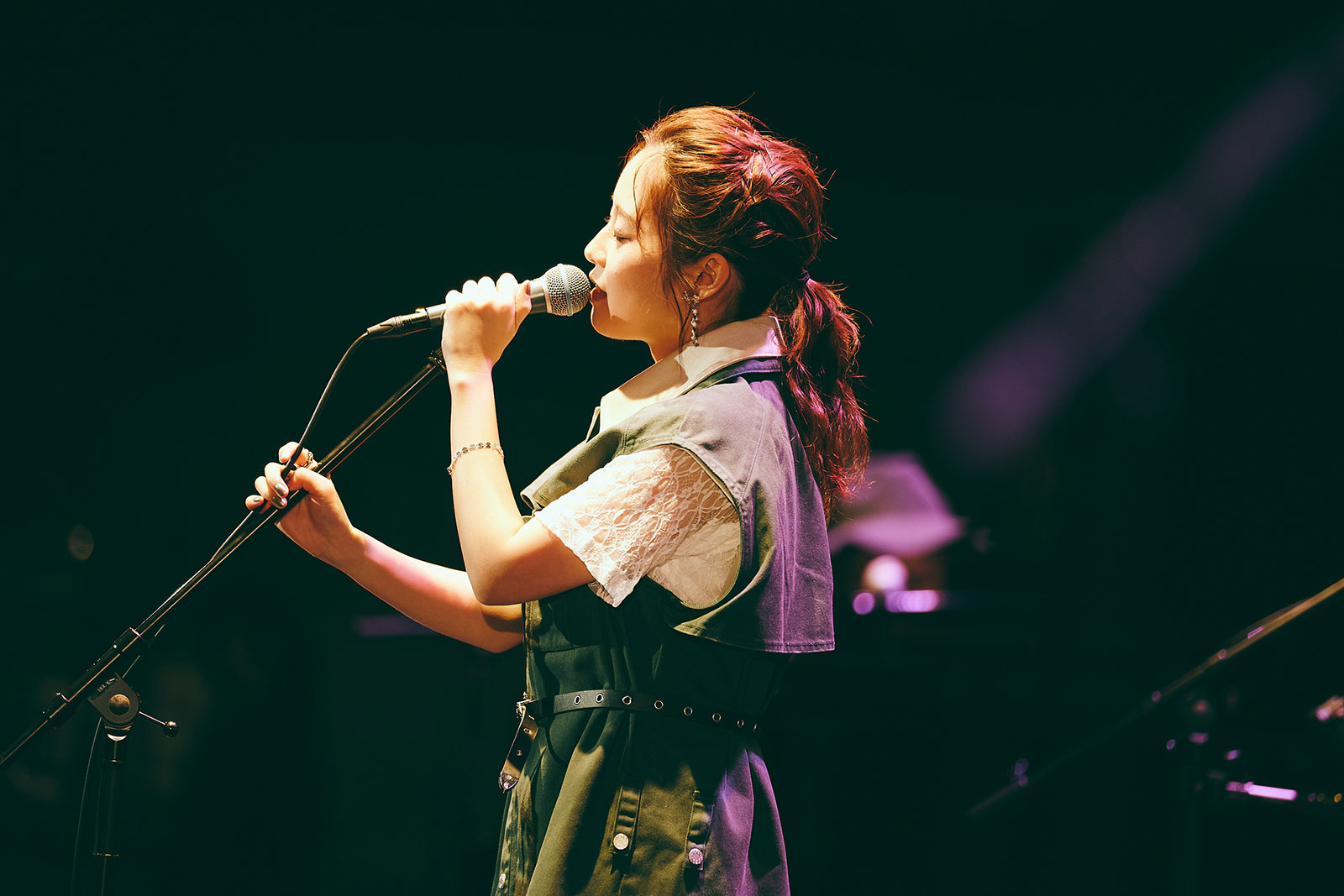 楠木ともりと過ごす濃密で贅沢なひと時――自身初のビルボードライブ公演「Tomori Kusunoki Billboard Live“LESS is MORE”」を振り返る - 画像一覧（5/11）