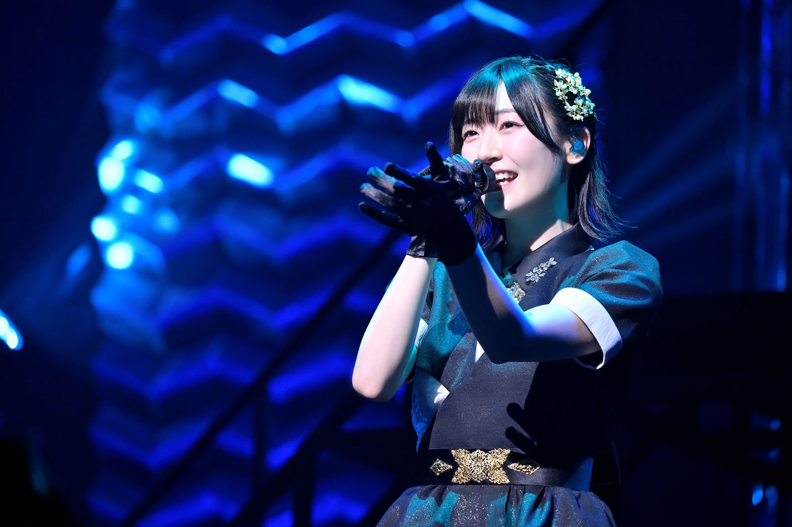 前島亜美、“多声性”に満ちた自身の歩みを歌声に乗せて。「みんなと一緒に武道館公演を目指します！」――3rdワンマンライブ“前島亜美 LIVE 2026 POLYPHONY”レポート