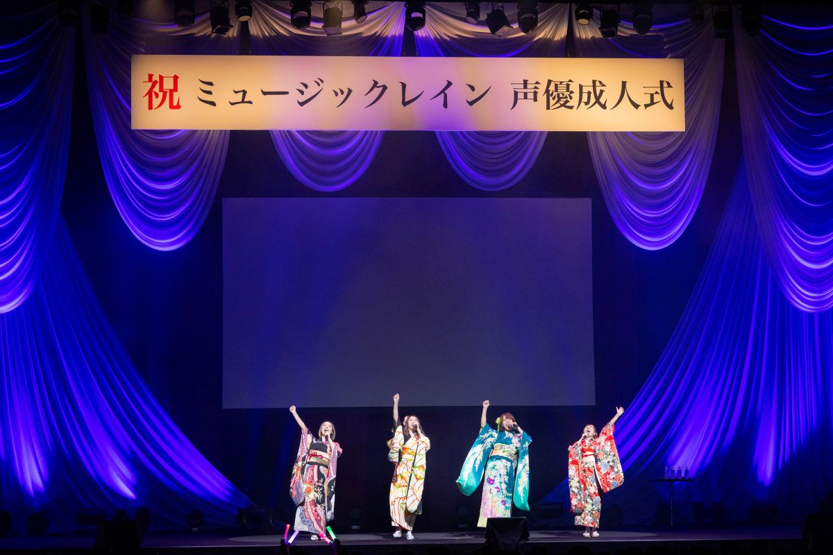寿美菜子・高垣彩陽・戸松遥・豊崎愛生が声優デビュー20周年を記念した成人式を開催！