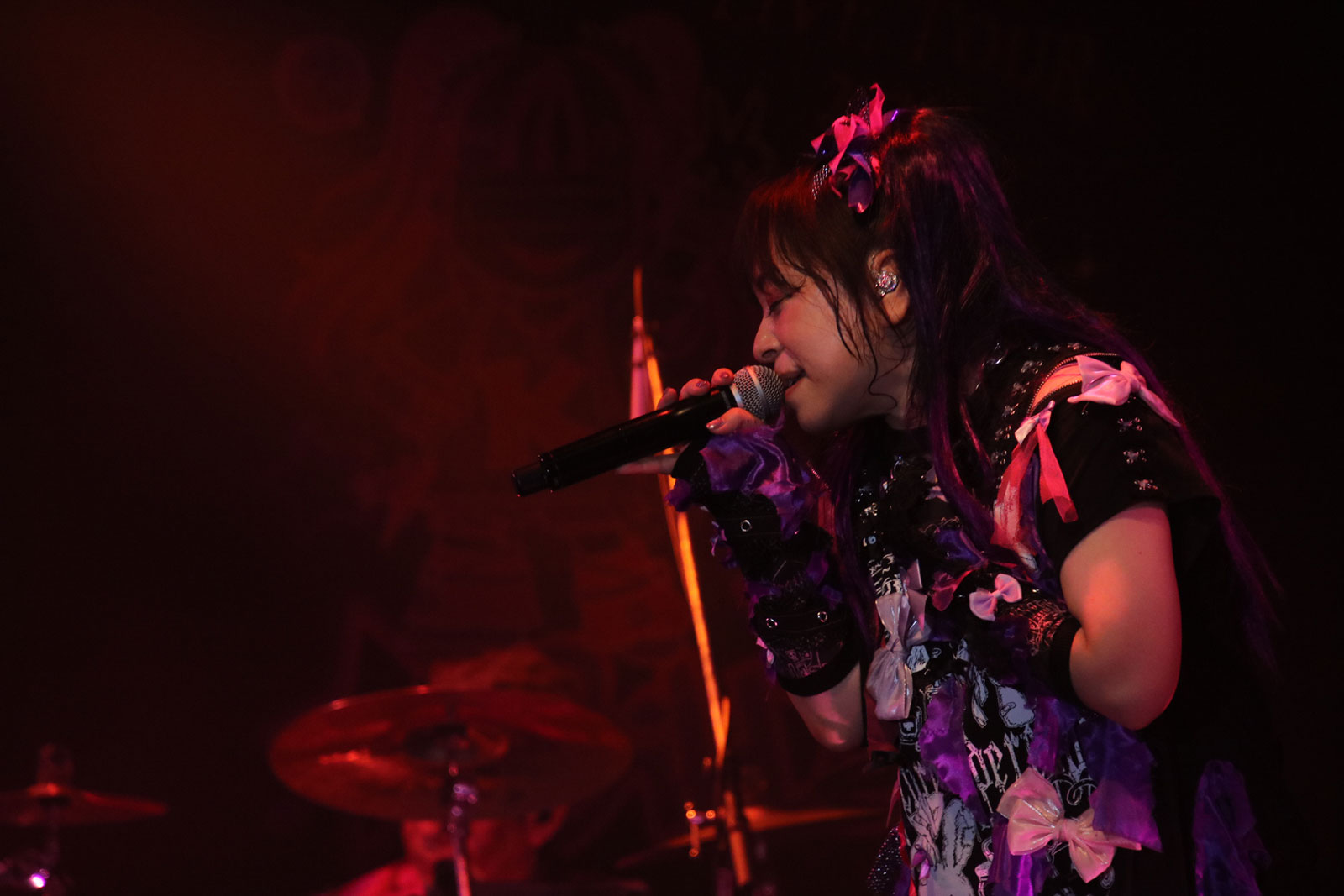 ライブハウスがKOTOKOとファンの熱気で満ち溢れたアドレナリン全開の夜！『KOTOKO’s GAME SONG COMPLETE ALBUM “The Bible 2”』を引っ提げた＜KOTOKO LIVE TOUR 2026“The Bible 2”＞の模様をいち早くお届け！（※セトリネタバレあり） - 画像一覧（7/12）