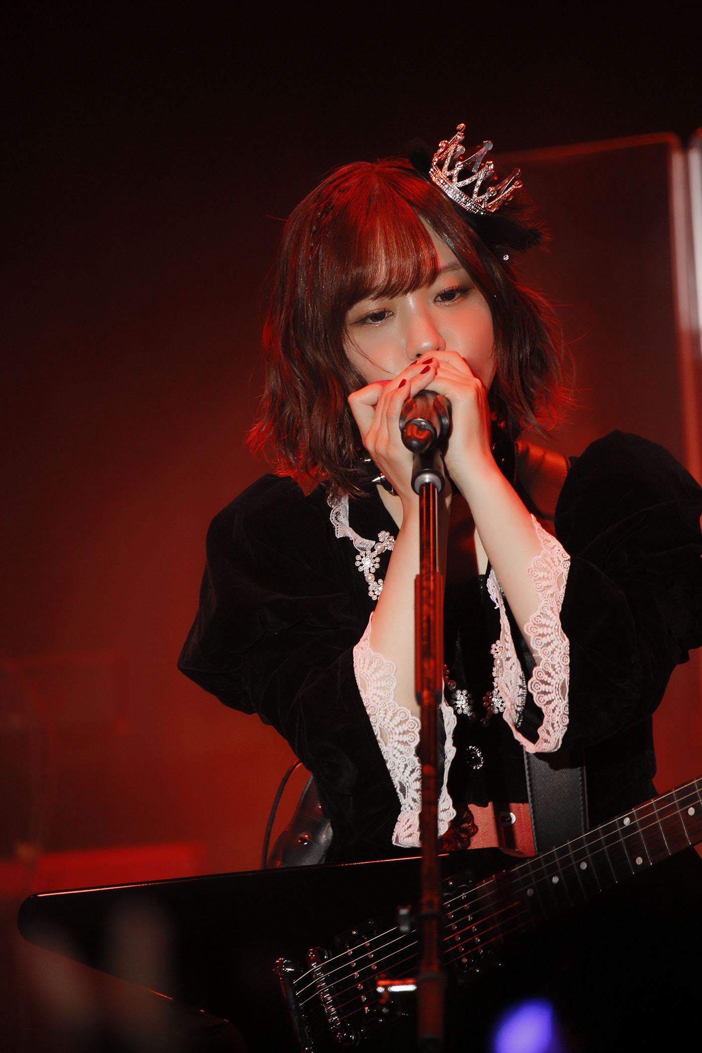 愛美が新たな音楽表現とステージ表現でNEW WORLDを創造！【AIMI LIVE TOUR 2025 “NEW WORLD”】横浜公演レポート - 画像一覧（9/12）