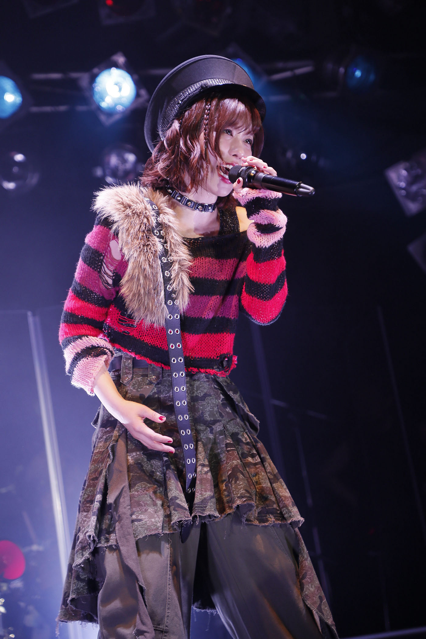 愛美が新たな音楽表現とステージ表現でNEW WORLDを創造！【AIMI LIVE TOUR 2025 “NEW WORLD”】横浜公演レポート - 画像一覧（6/12）