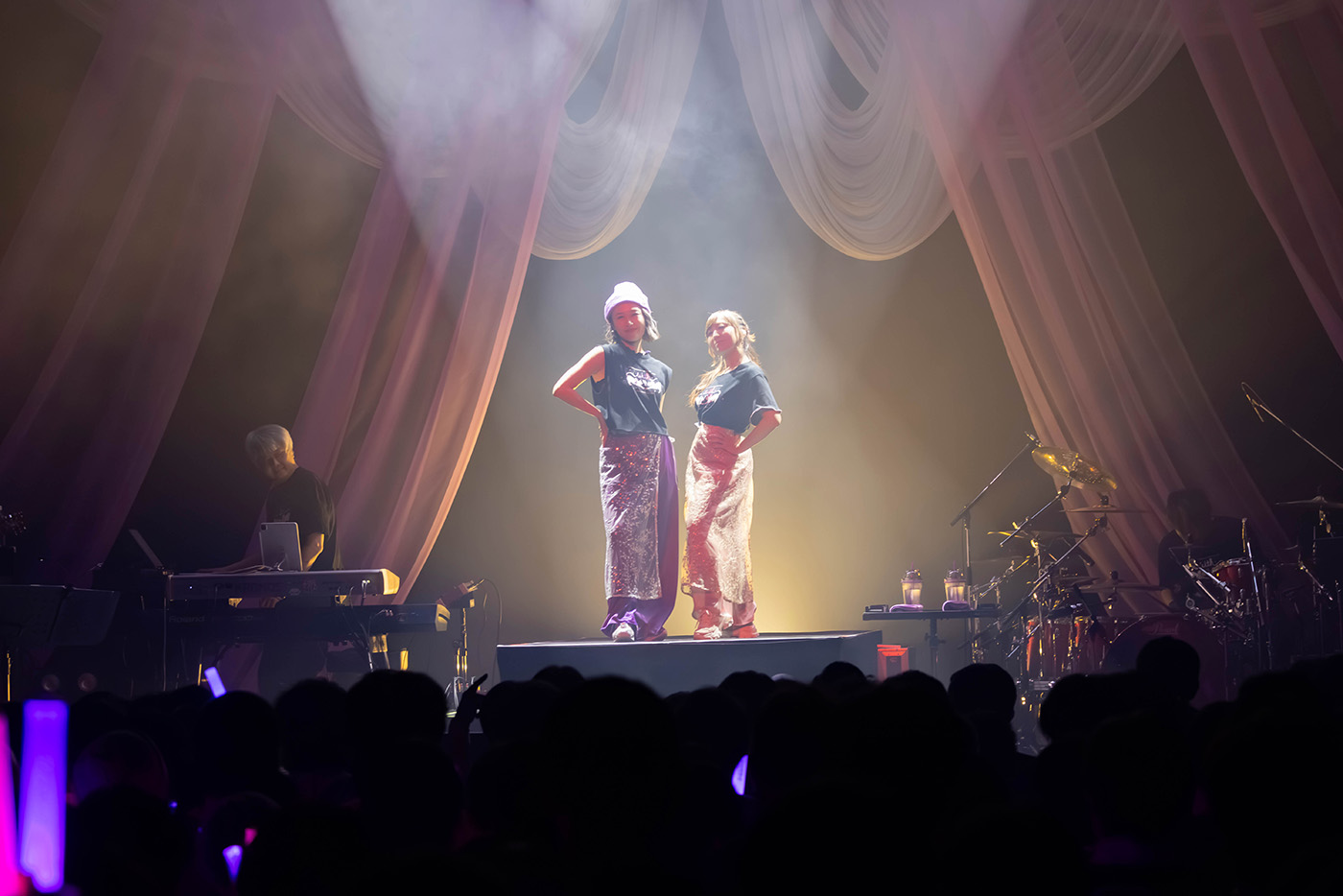 オールスタンディングのフロアに溢れる熱い2人の、そして2人とファンの培った「15年」の絆！「LAWSON presents 寿美菜子×高垣彩陽 15th Anniversary Live 2025 “With”」 - 画像一覧（1/9）